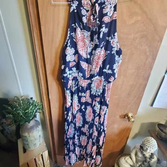 LANE BRYANTSZ 18. PAISLEY PLEATED CHIFON SLEEVELESS HALTER NECK. Maxi - Picture 7 of 9